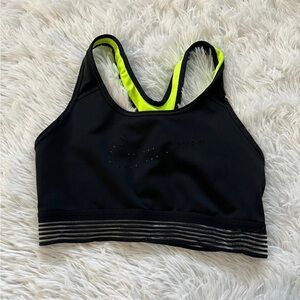 women’s nike dri fit vented sports bra